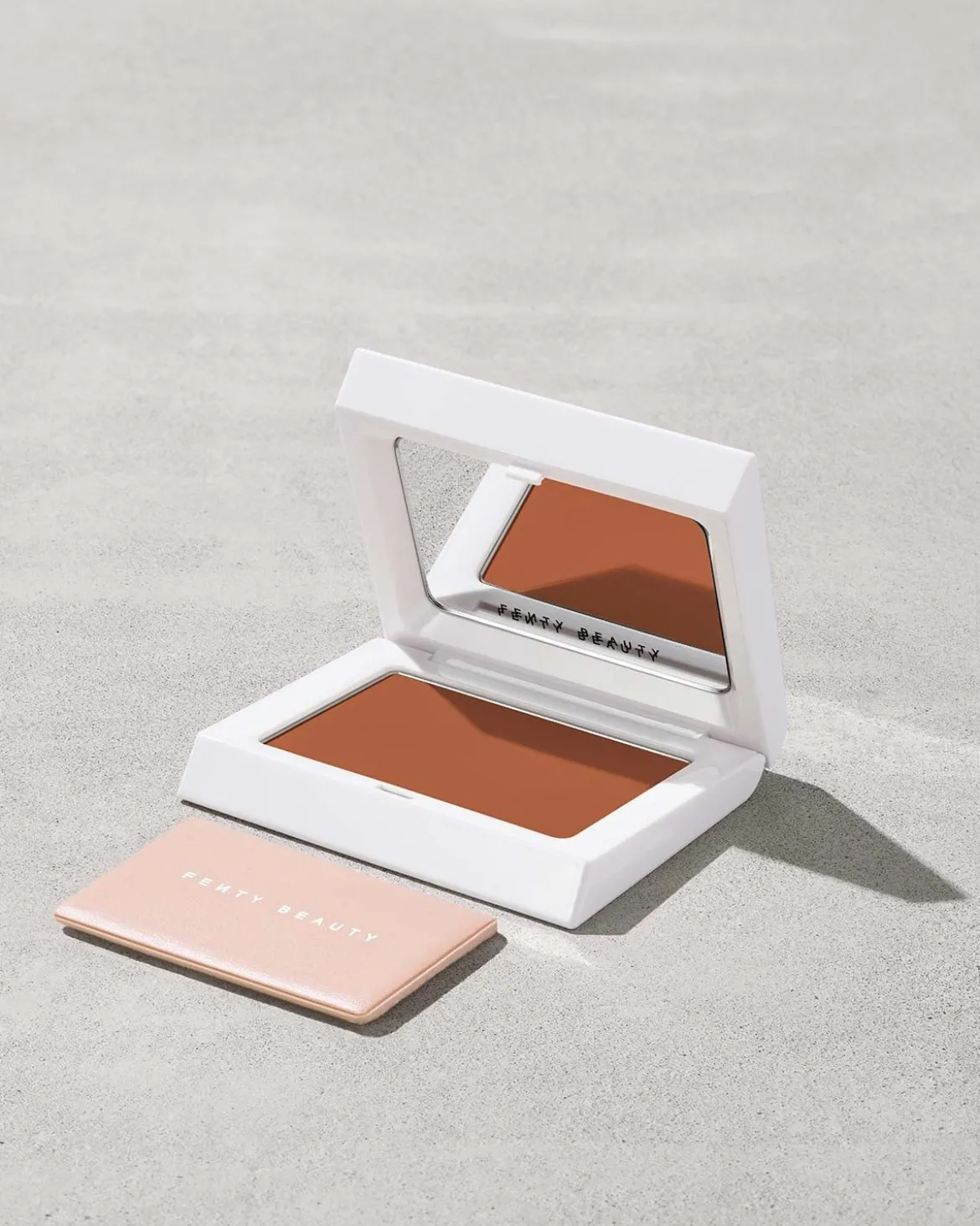 Bright Fix Instant Brightening + Blurring Powder