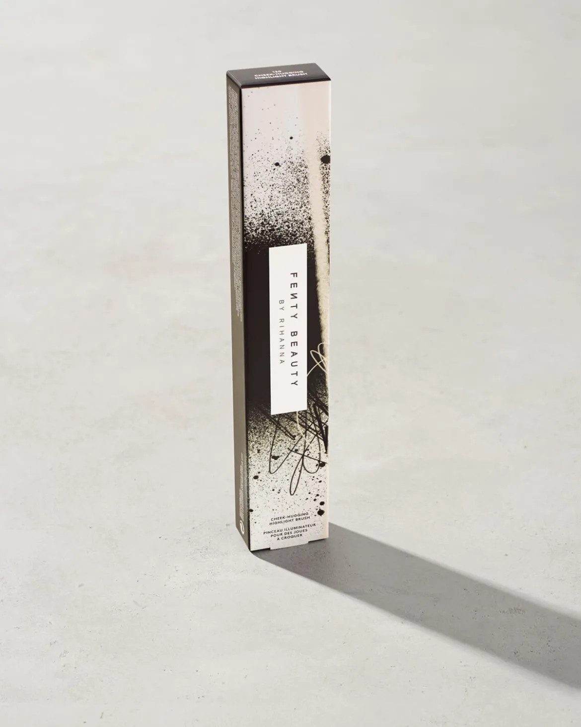 Cheek-Hugging Highlight Brush 120