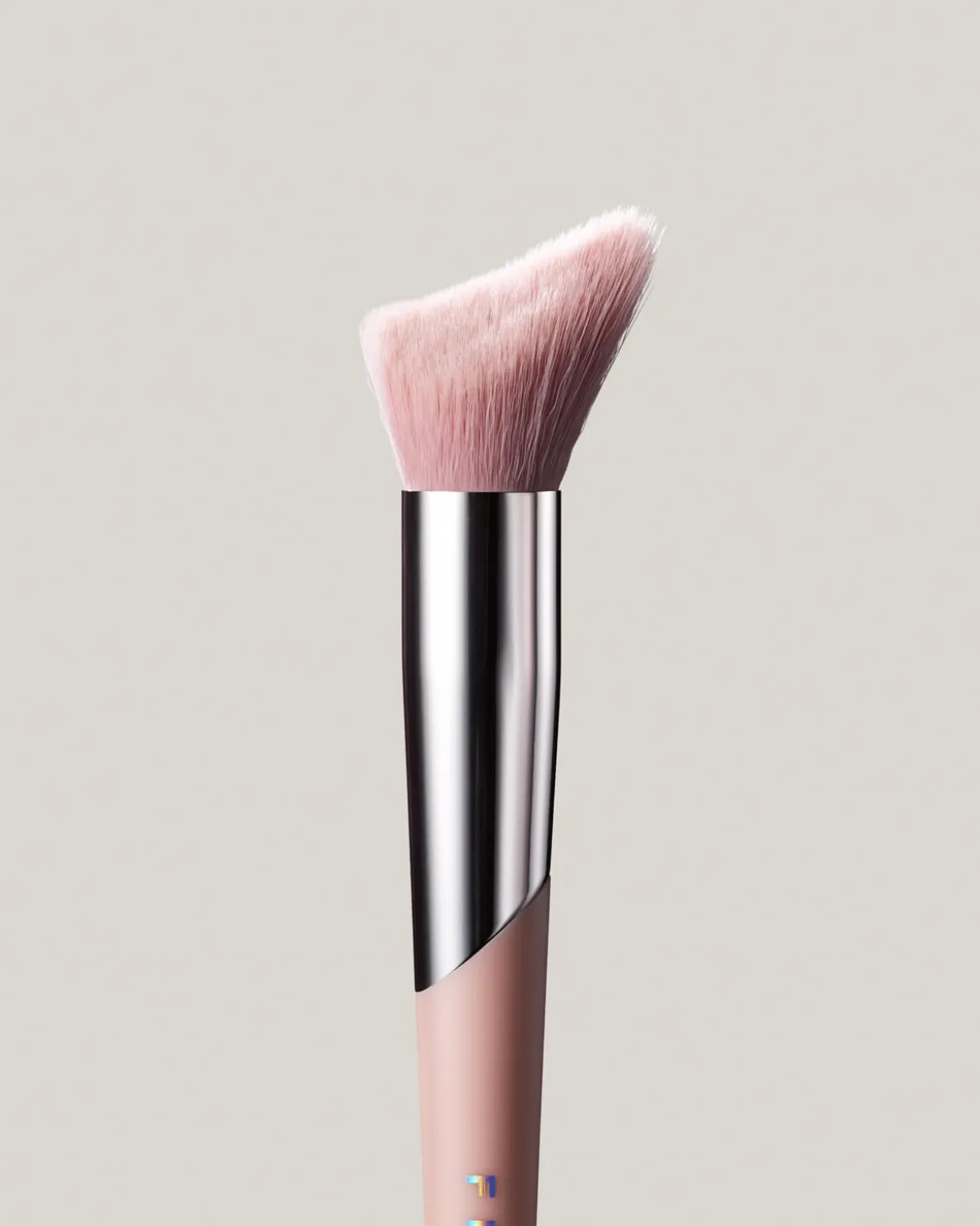 Cheek-Hugging Highlight Brush 120